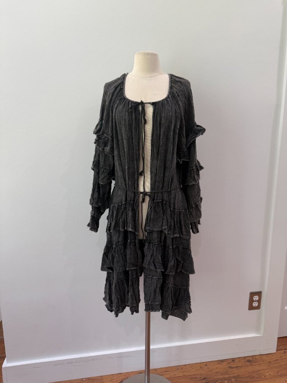 Oli & Hali Washed Ruffle Detail Longline Duster Size Medium - Picture 7 of 9